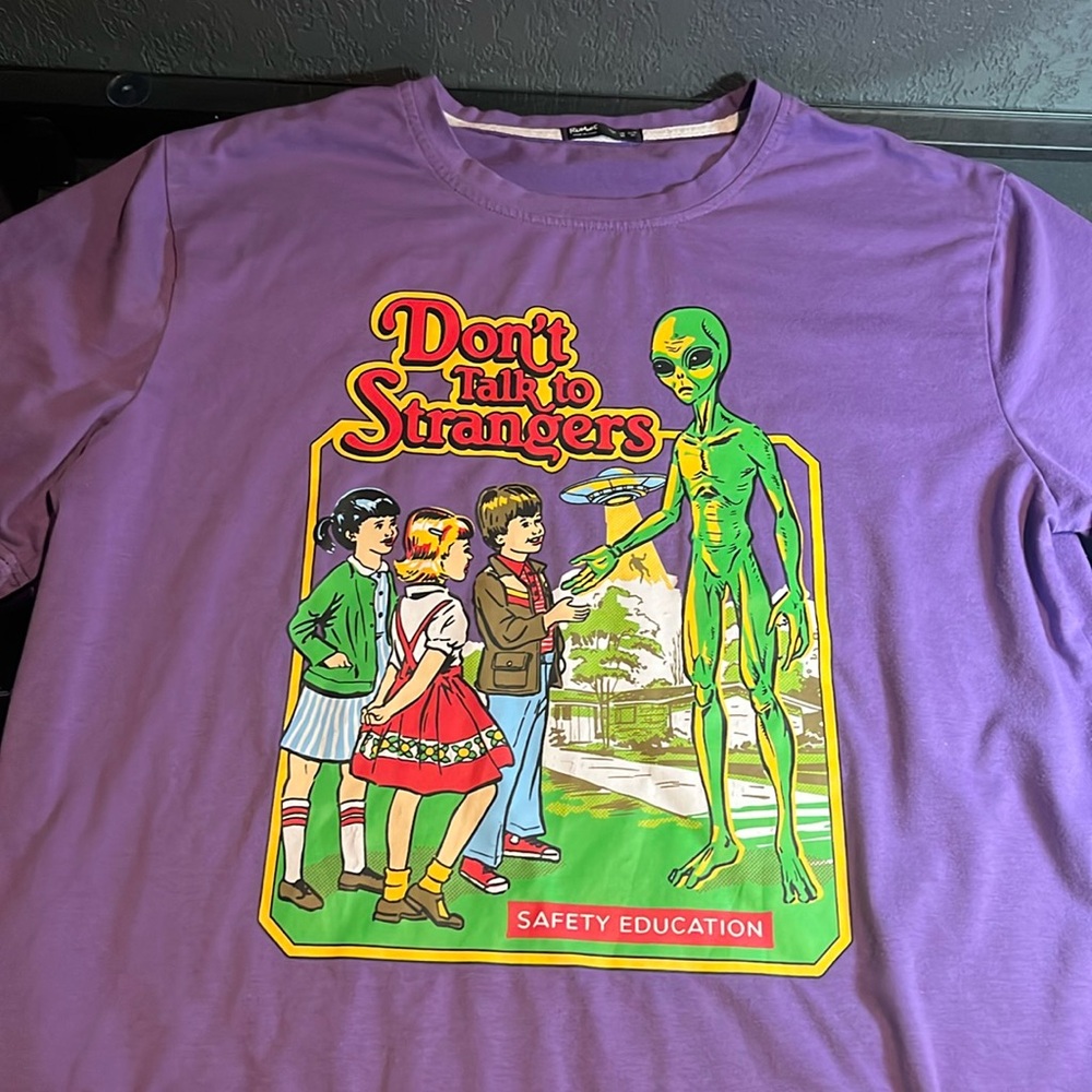 ROMWE “Don’t Talk to Strangers” T-shirt